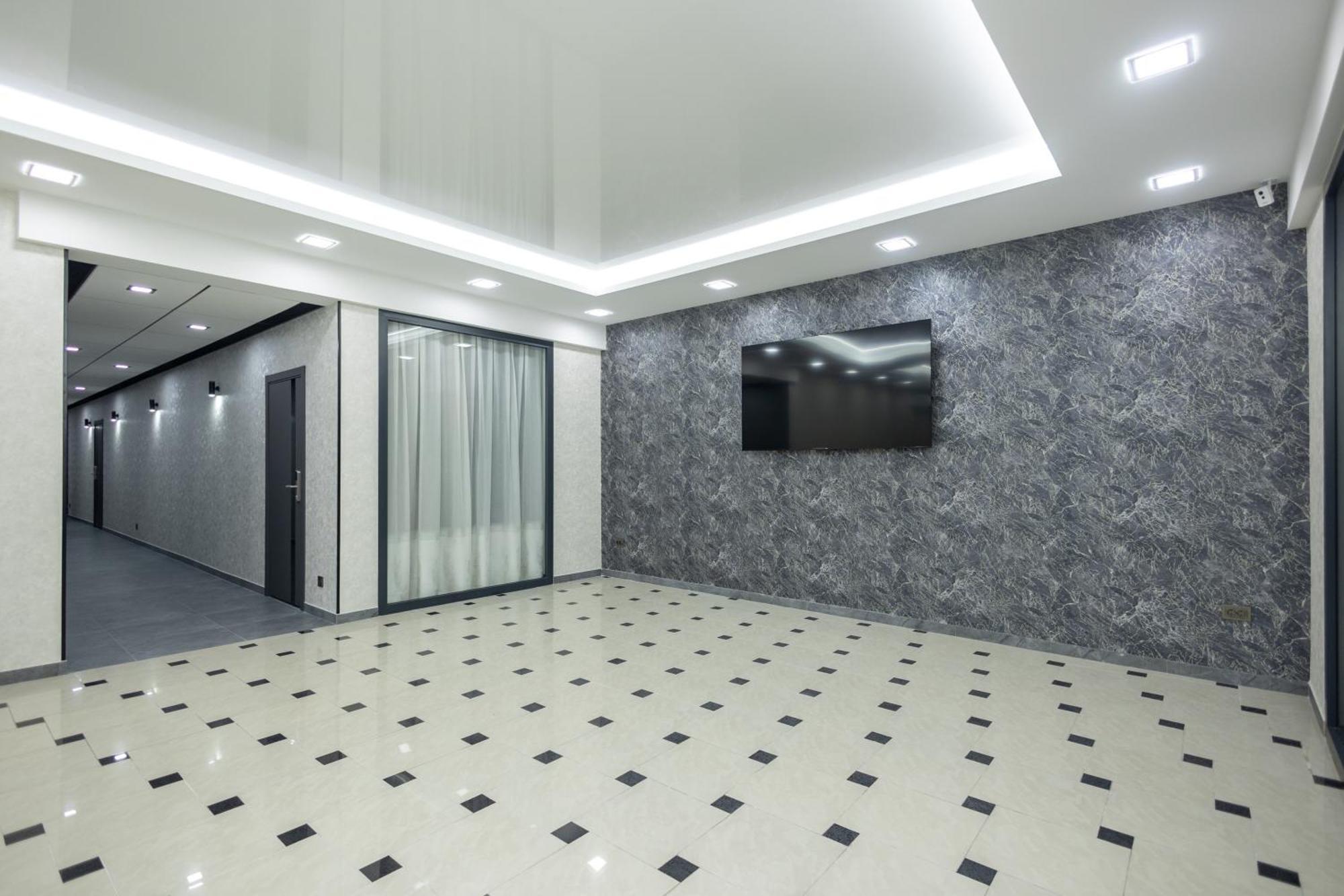 Iris Hotel Chisinau Exterior foto