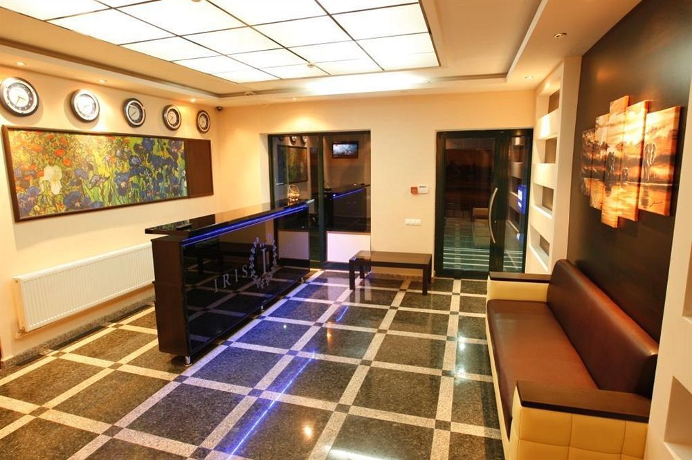 Iris Hotel Chisinau Exterior foto