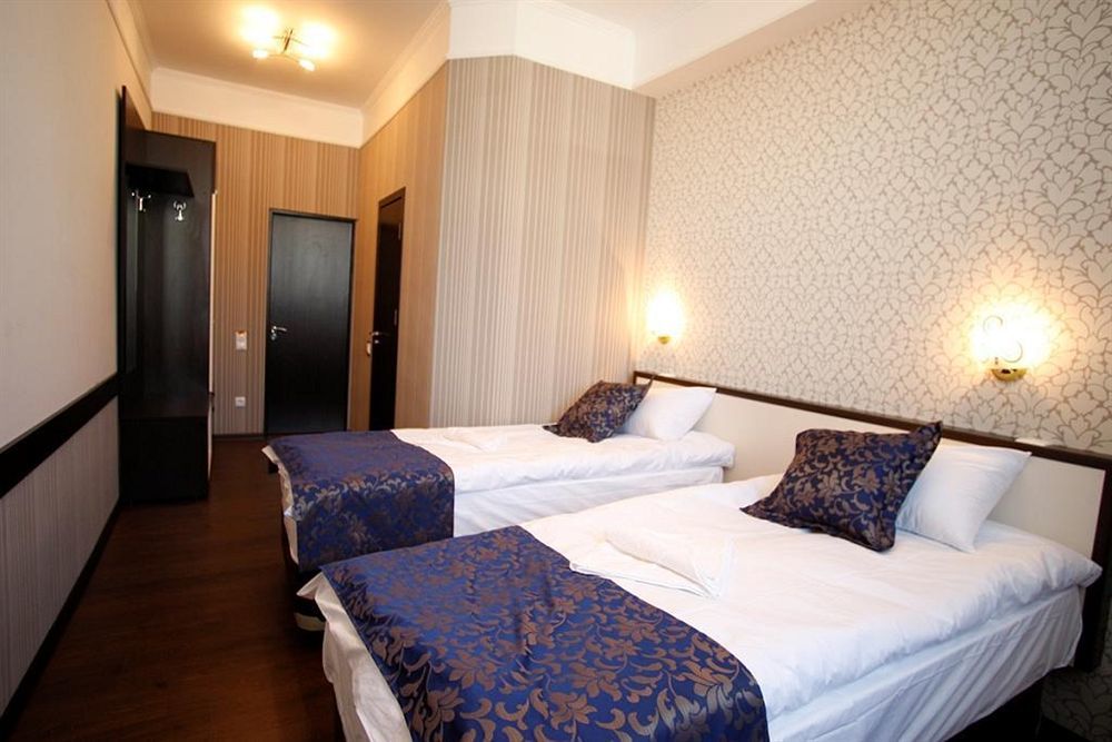 Iris Hotel Chisinau Exterior foto